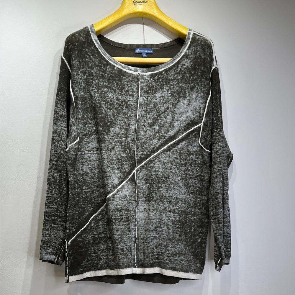 Democracy Gray Green knit top pullover rustic textured raw edges size M UNI